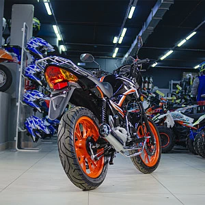 Мотоцикл дорожный ROCKOT SPECTRUM 150 (черный глянцевый, ЭПТС)