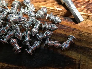 ШИПЫ ВКРУЧИВАЮЩИЕСЯ JX140 (КОМПЛ., 100 ШТ.)